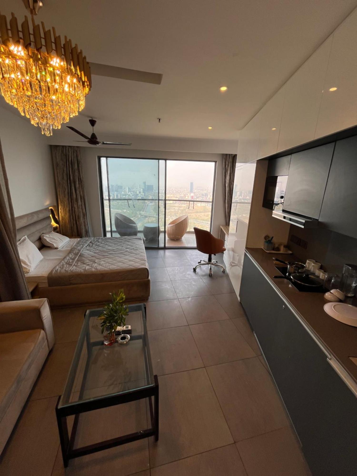 Supernova Spira Sector 94 Noida Apartment *